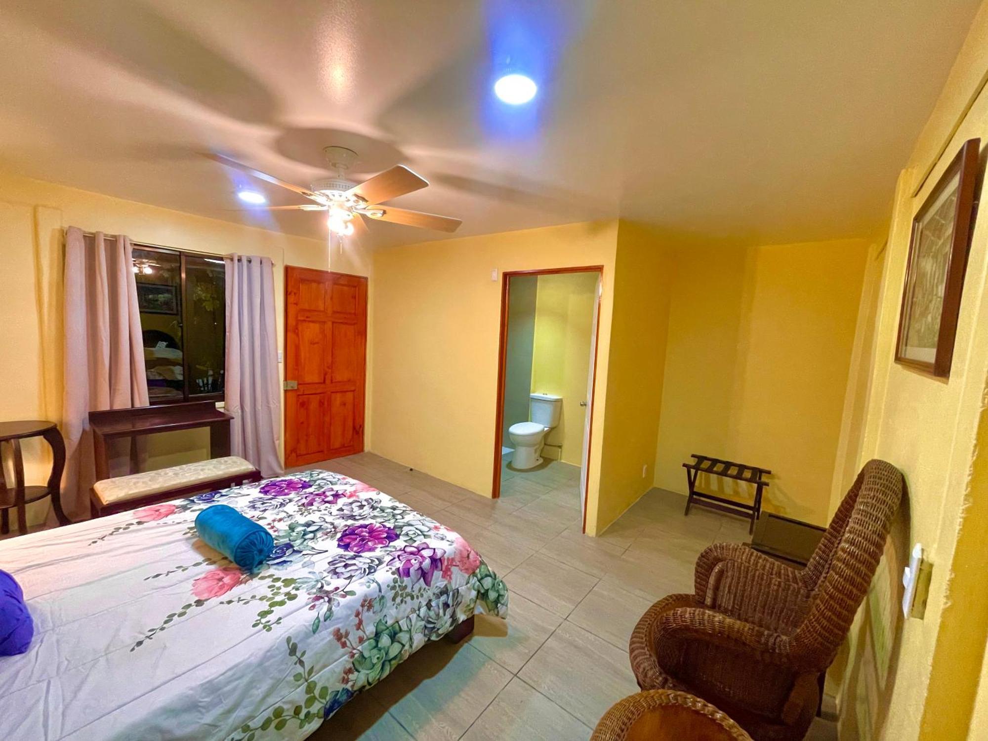 Hotel Tierra De Volcanes Ла Фортуна Экстерьер фото