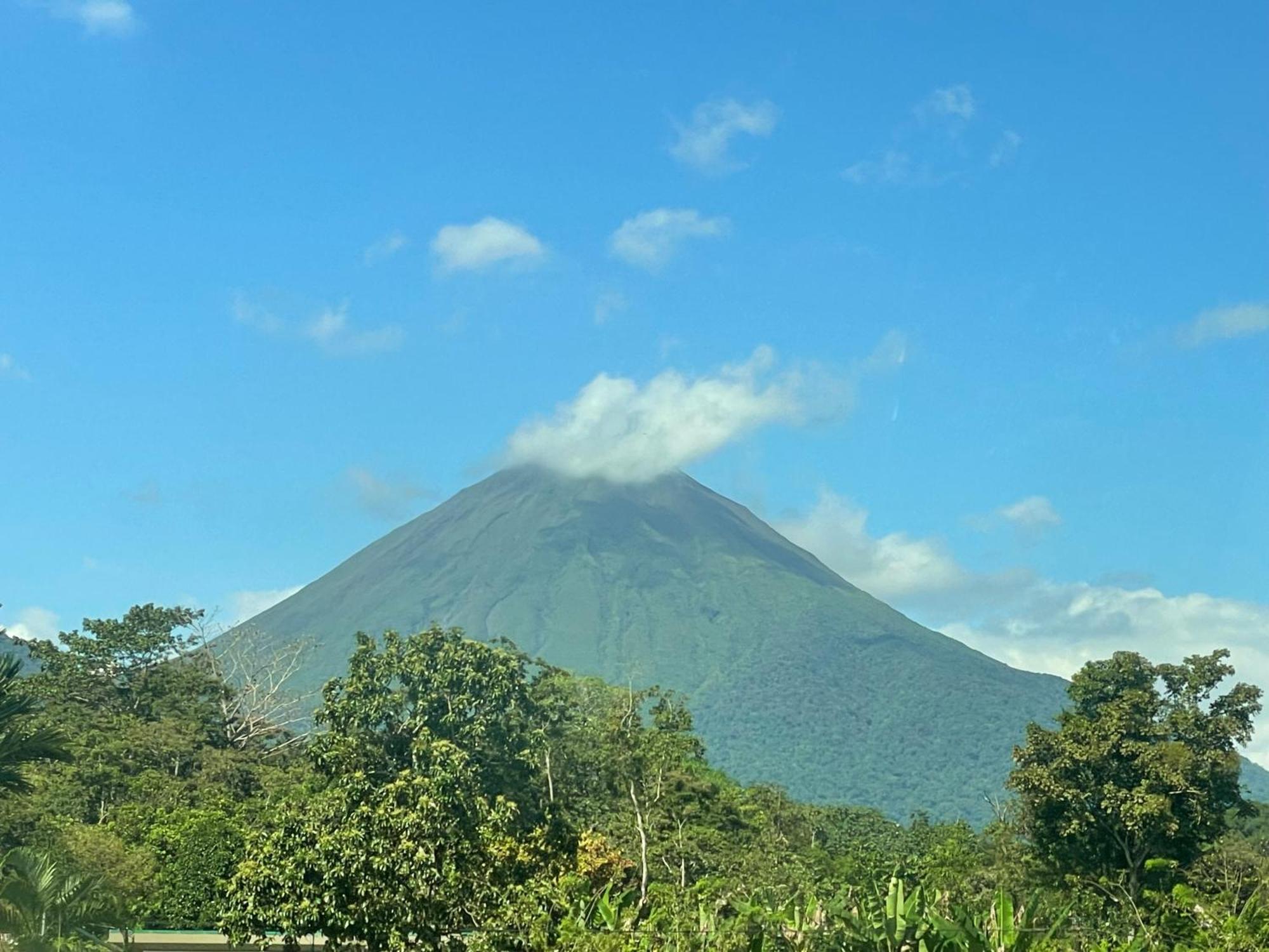 Hotel Tierra De Volcanes Ла Фортуна Экстерьер фото