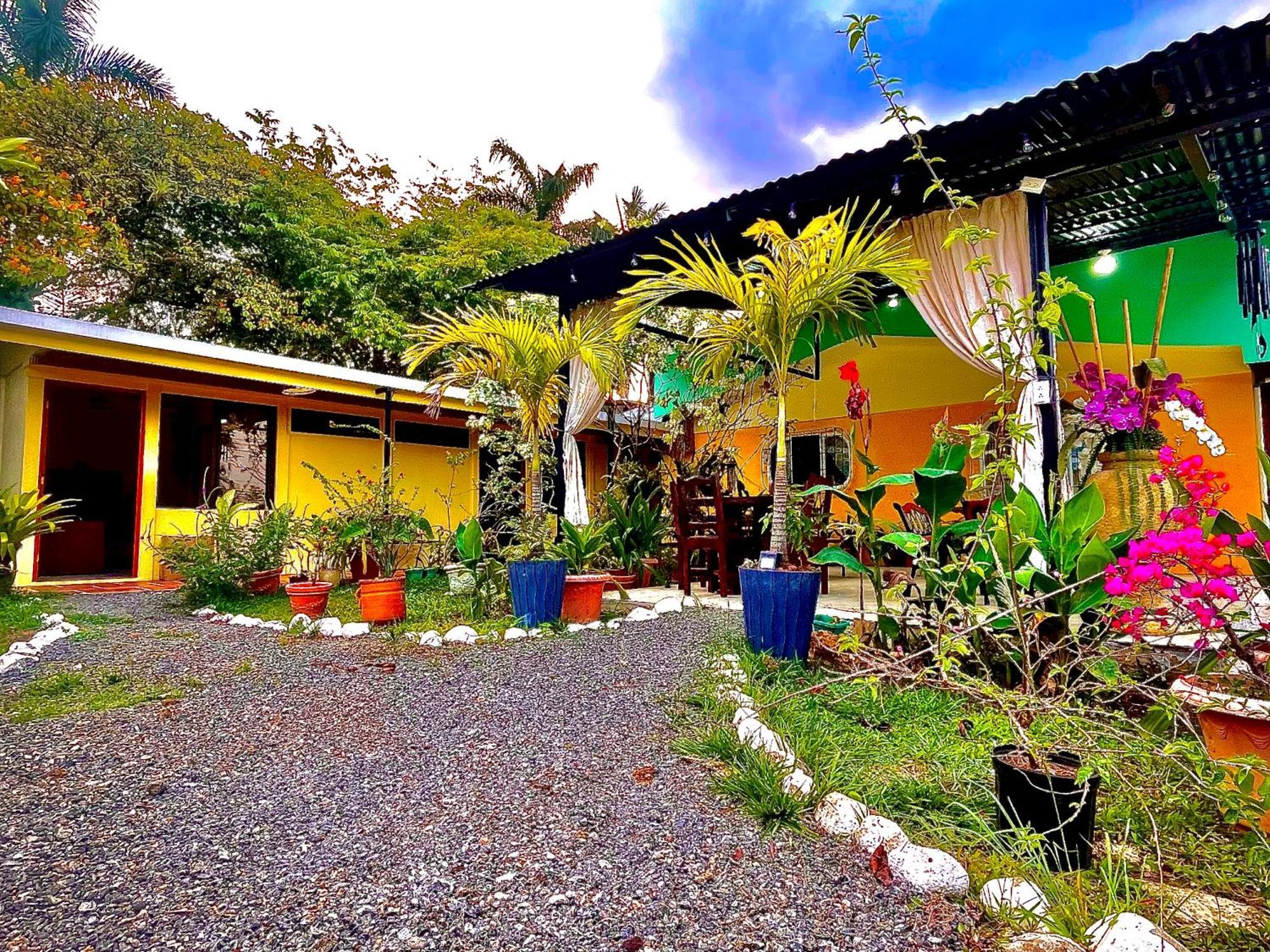 Hotel Tierra De Volcanes Ла Фортуна Экстерьер фото
