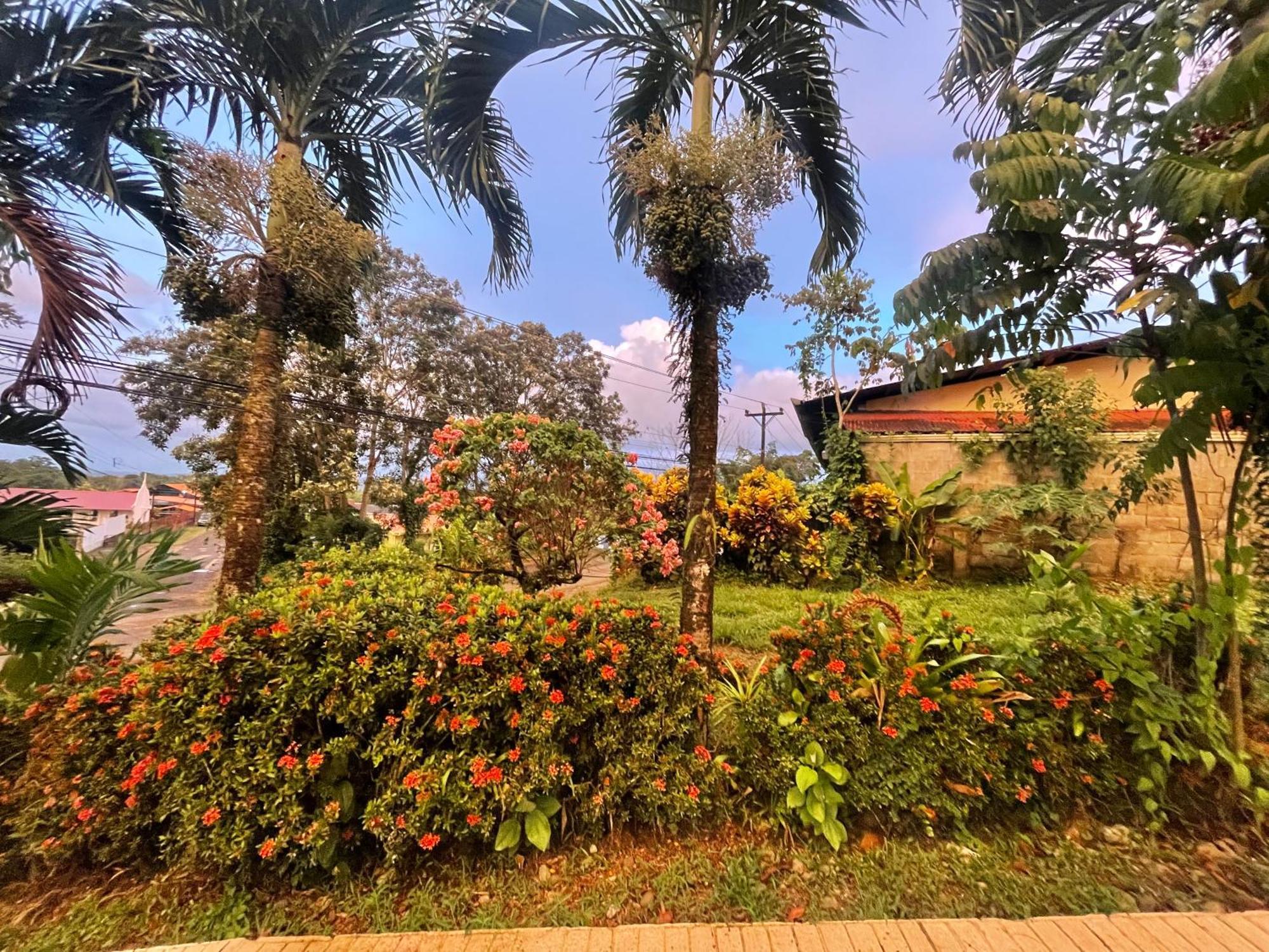 Hotel Tierra De Volcanes Ла Фортуна Экстерьер фото