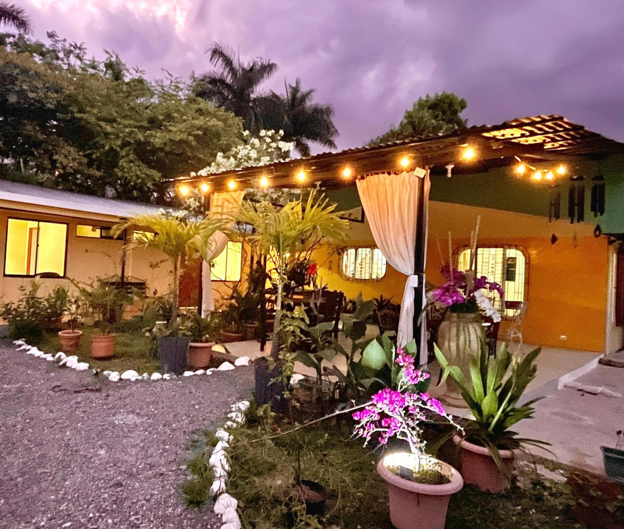 Hotel Tierra De Volcanes Ла Фортуна Экстерьер фото