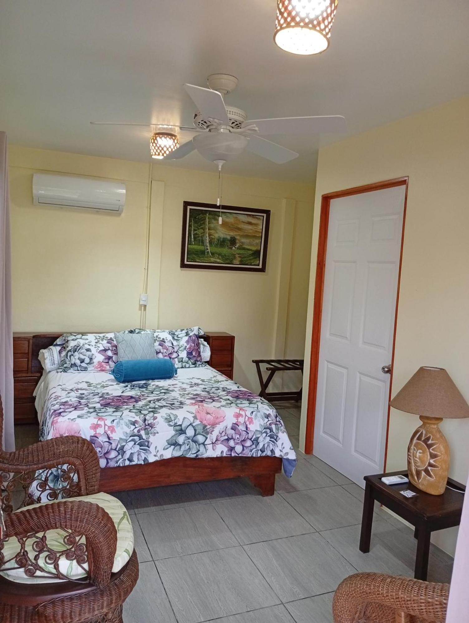 Hotel Tierra De Volcanes Ла Фортуна Экстерьер фото